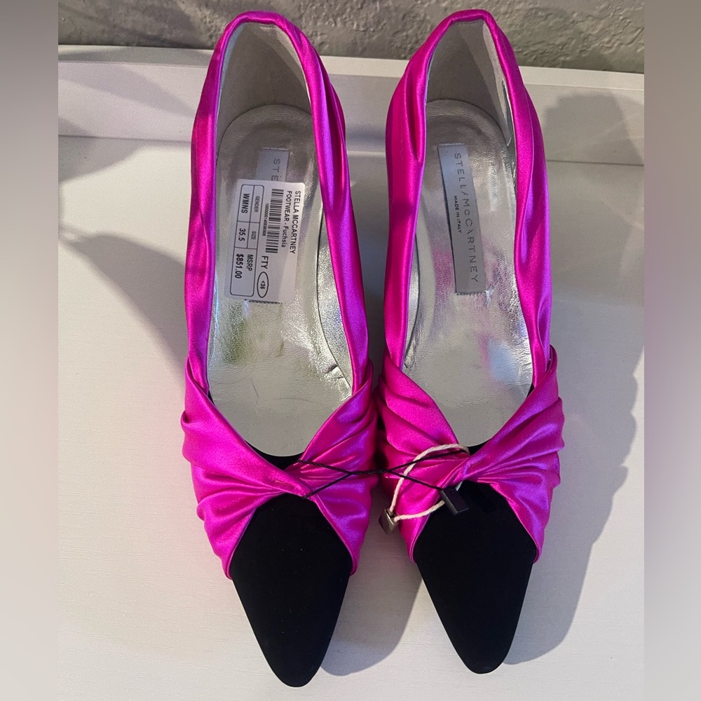 03. Stella McCartney Black and Fuchsia Kitten Heel - Size 35.5 (5.5)